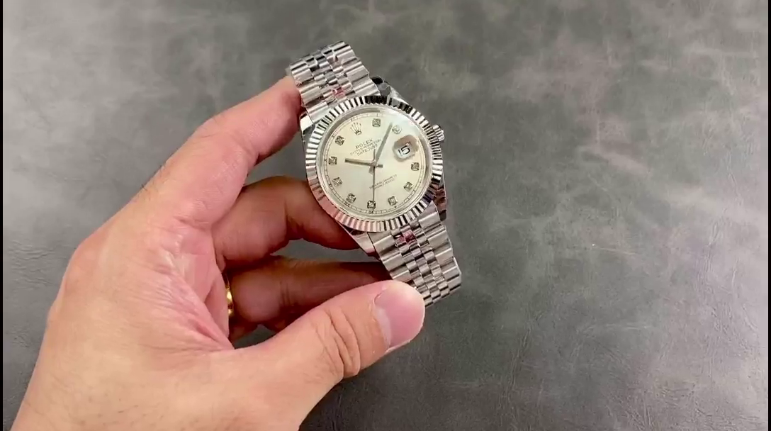 Rolex Datejust II 116334 Silver Diamond Dial 41mm Mens Replica Watch - QualitySwissReplica