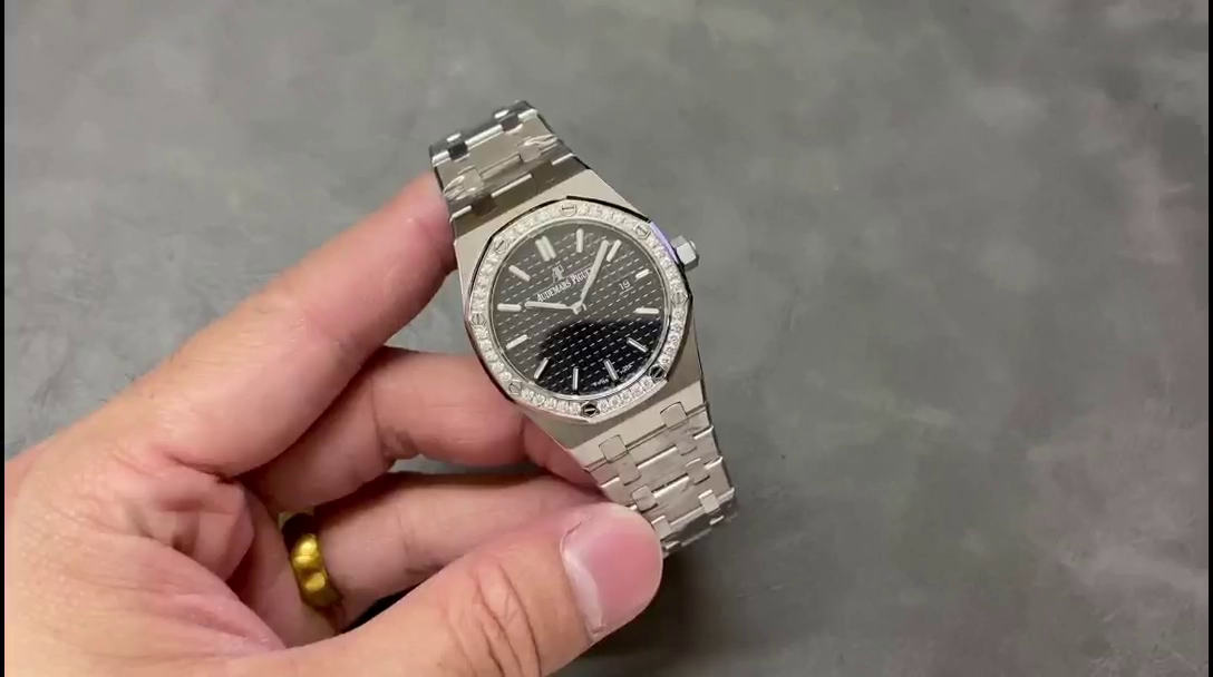 AP Royal Oak Quartz Diamond-Set 67651ST.ZZ.D002CR.01 904L Stainless Steel 1:1 Clone - QualitySwissReplica