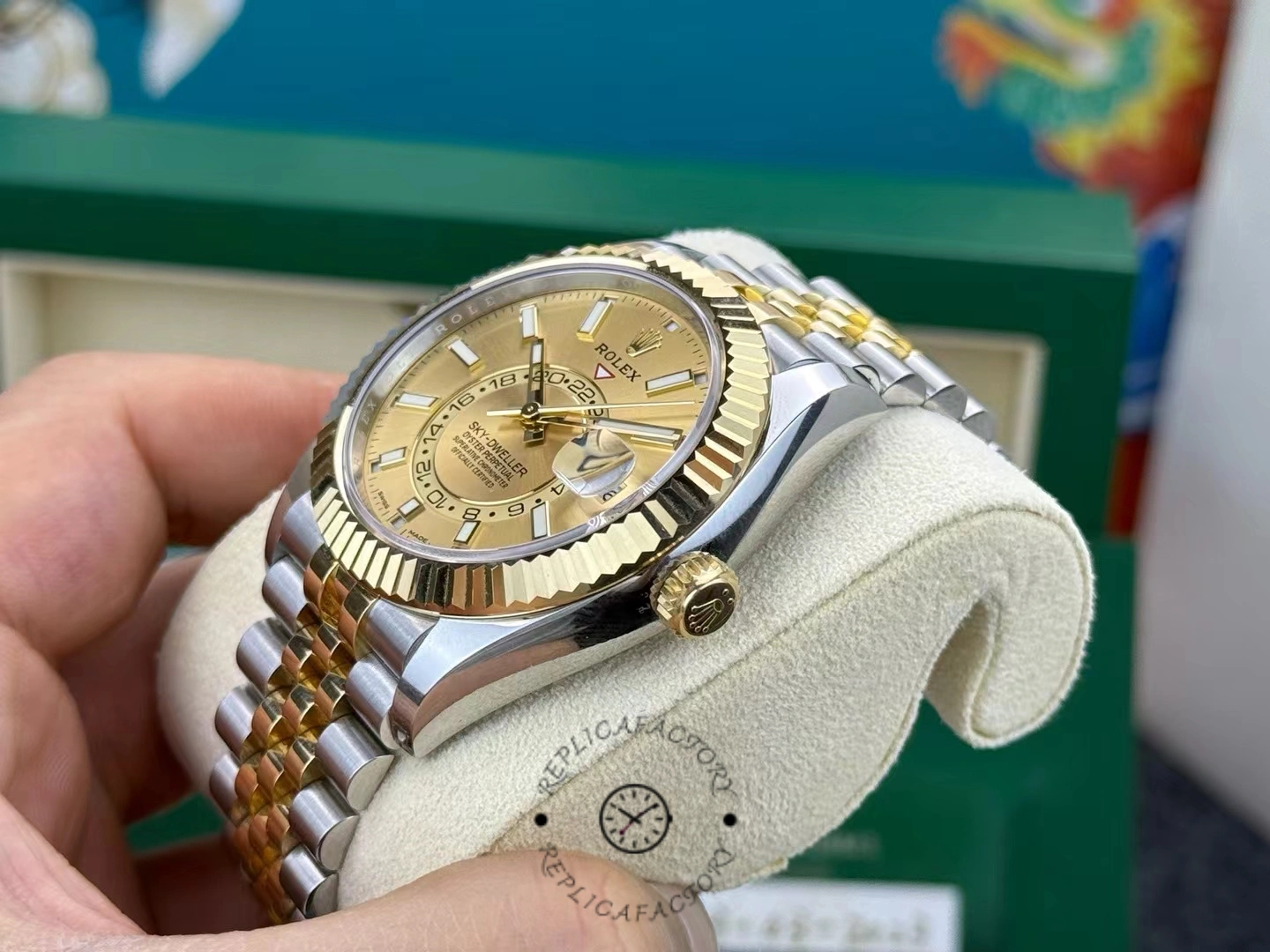 Rolex Sky-Dweller 326933 Stainless Steel Yellow Gold Champagne Dial 42MM Mens Replica Watch - QualitySwissReplica