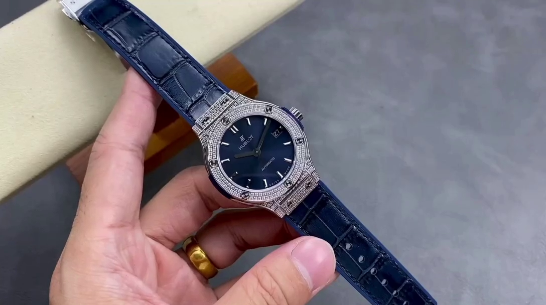 511.NX.7170.LR Hublot Classic Fusion Diamond Automatic - QualitySwissReplica