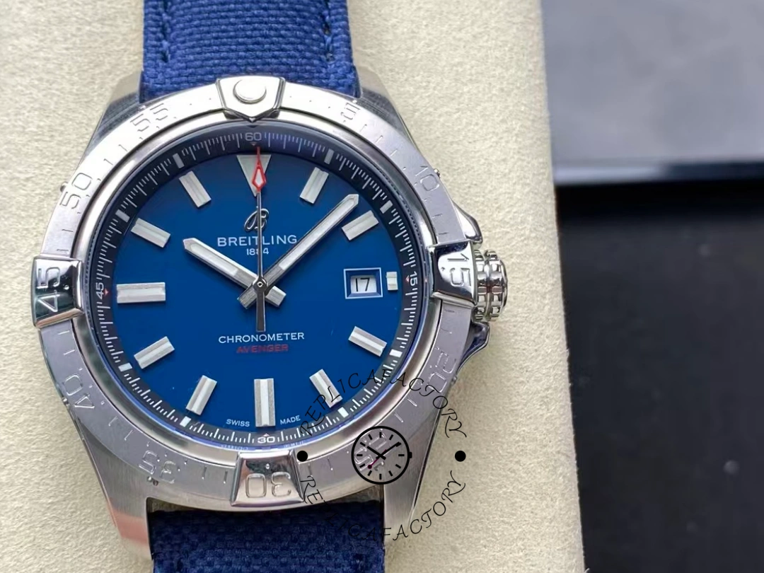 Breitling Avenger Automatic 42mm A17328101C1X1 Replica - QualitySwissReplica