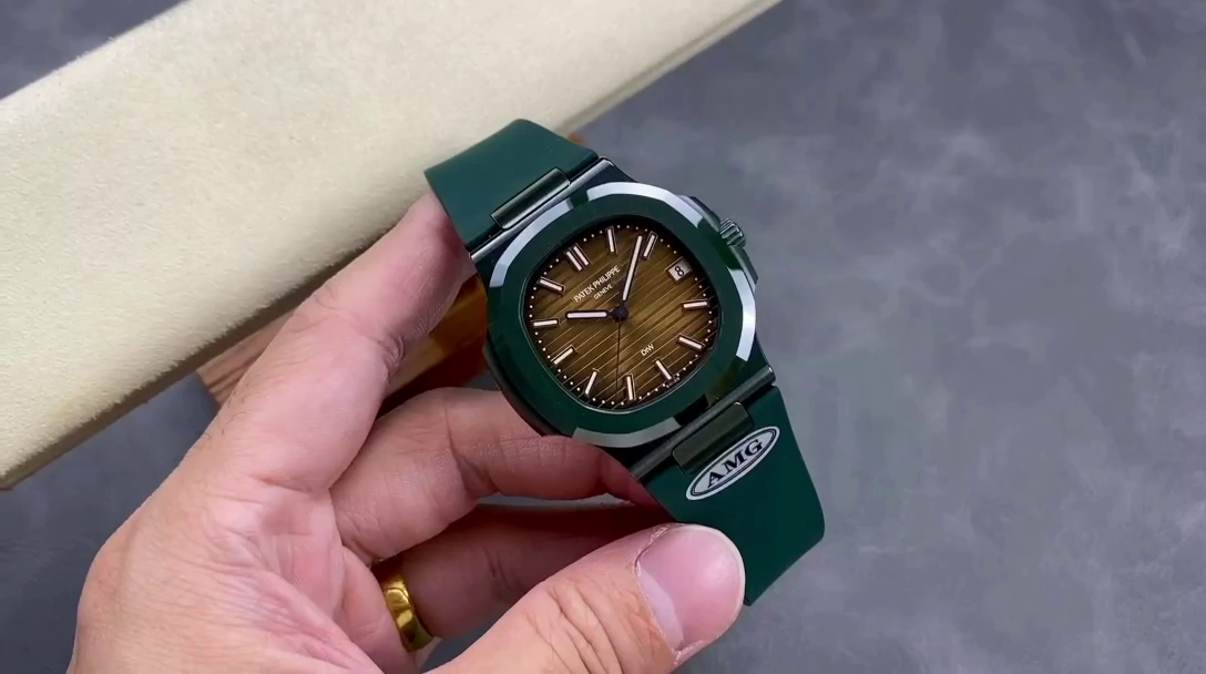 Patek Philippe Nautilus Brown Dial 5711 40MM Watch - QualitySwissReplica