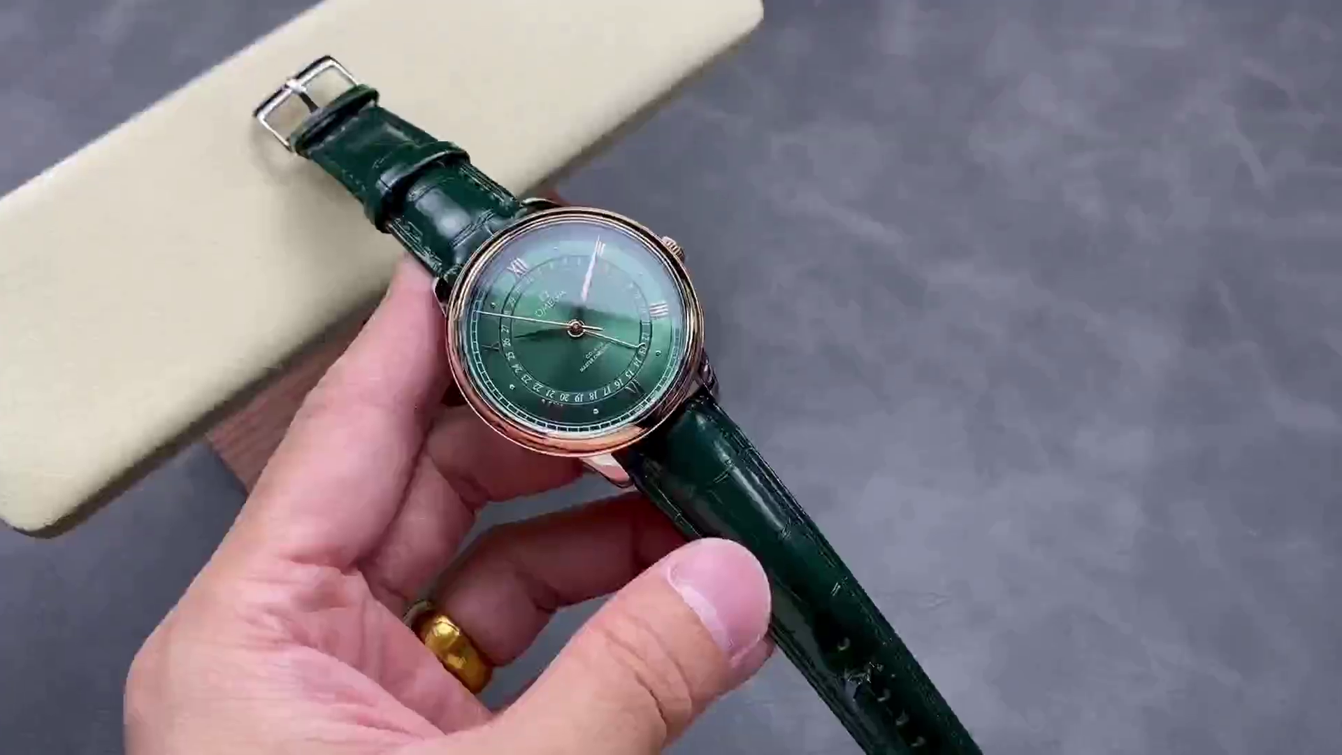 Omega De Ville Prestige 42mm Rose Gold Bezel 434.23.42.22.10.001 Clone - QualitySwissReplica