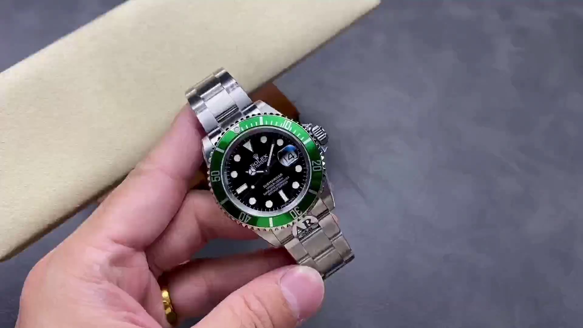 Rolex Submariner Date 16610LV Stainless Steel Oyster 40MM Black Dial Mens Replica Watch - QualitySwissReplica