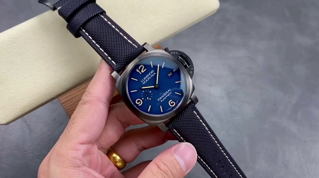 Replica Panerai Luminor 1950 PAM01021 44 3 Days Blue Titanium DLC Watch - QualitySwissReplica