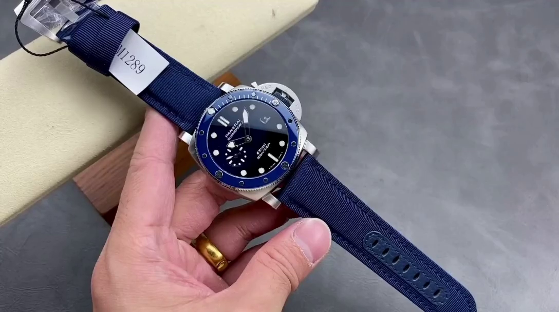 Panerai Submersible PAM01289 Replica 44MM eSteel 300m Blue Ceramic Bezel - QualitySwissReplica