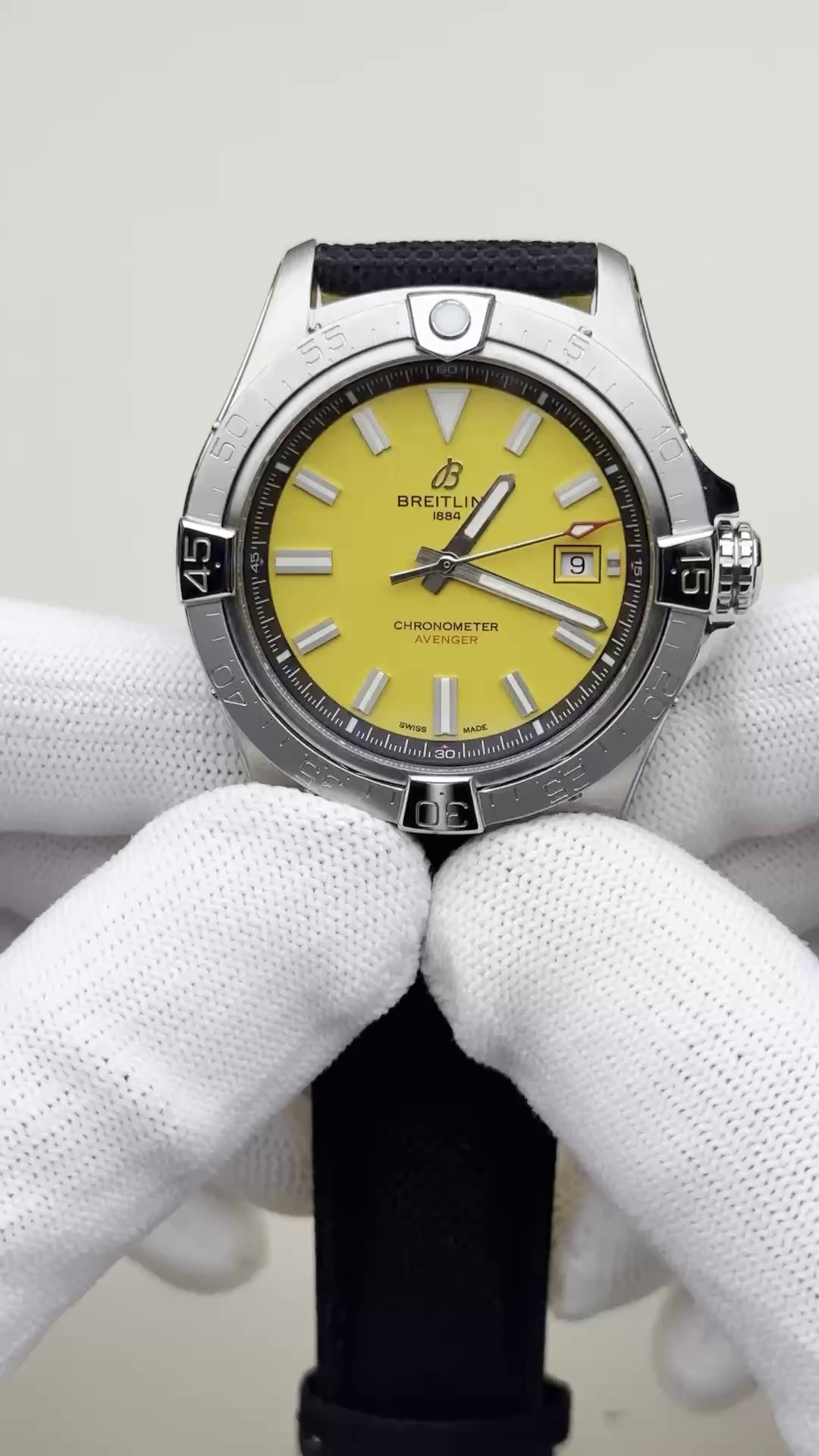 Breitling Avenger Automatic 45mm A17319101I1X1 Replica - QualitySwissReplica