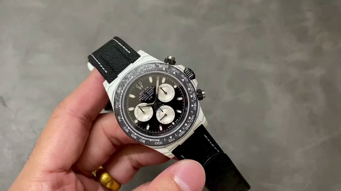 Rolex Daytona Cosmograph Carbon Fiber Luminescent Coating 40mm Black Dial Men's Watch - QualitySwissReplica