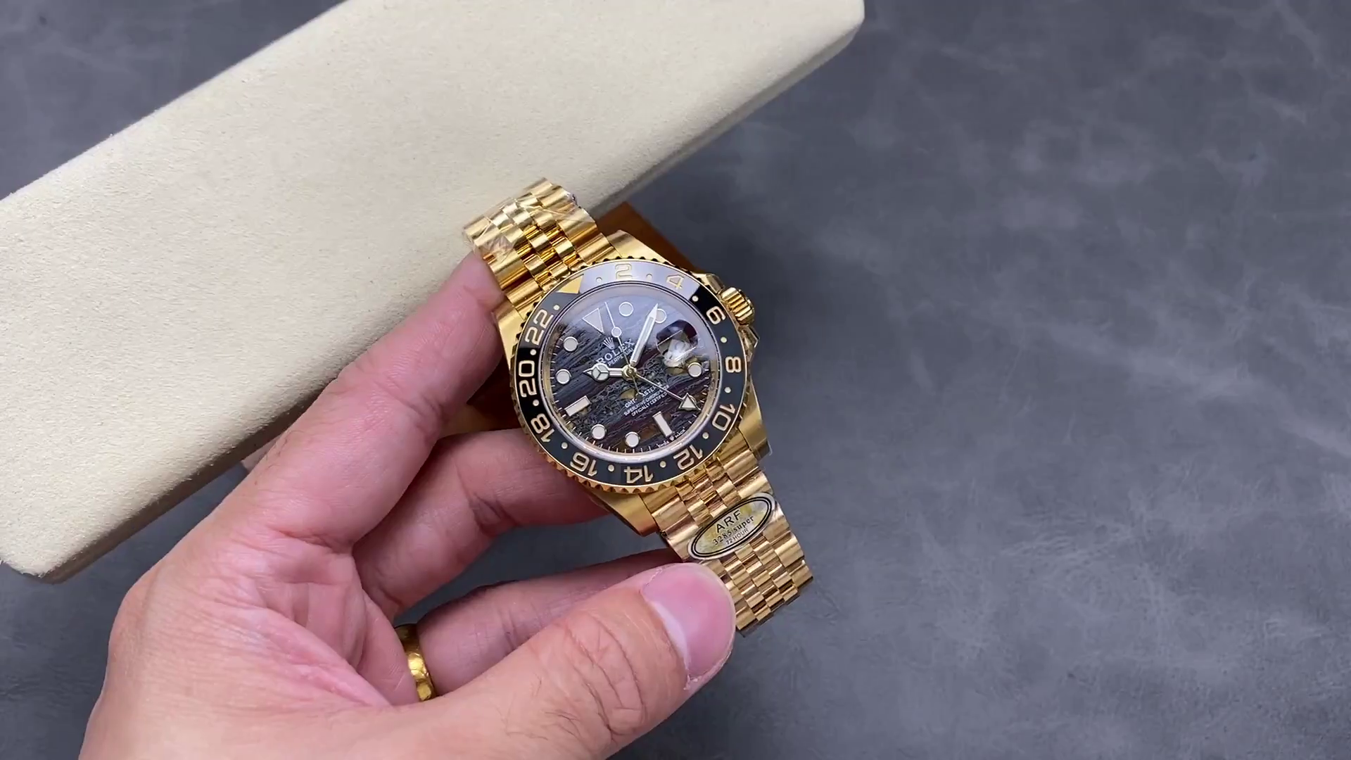 2025 Rolex GMT Master II 18 kt Yellow Gold m126718grnr 0002 40 mm Replica - QualitySwissReplica