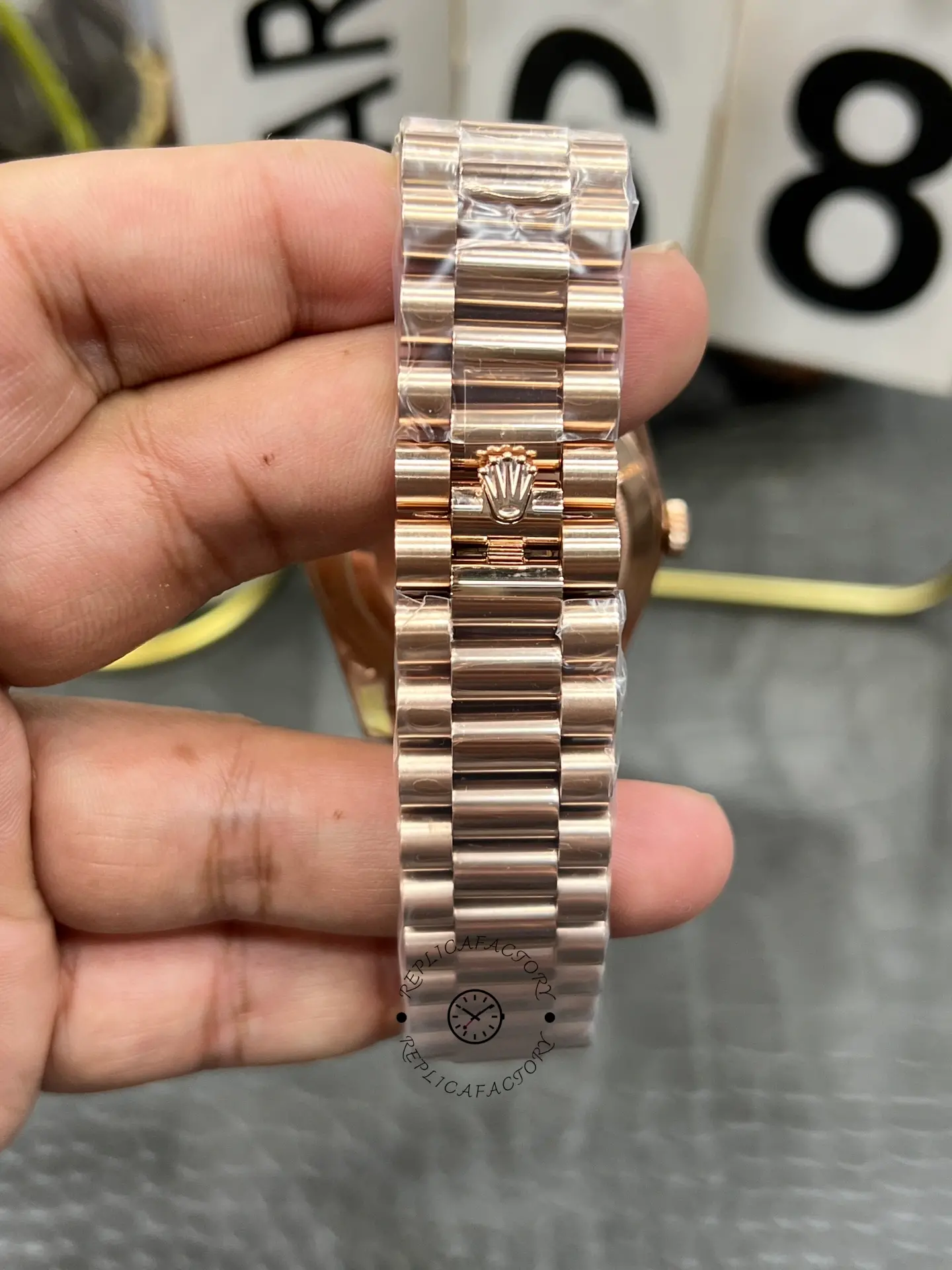 Rolex Day Date in 18 ct Everose Gold M228235 0055 40mm - QualitySwissReplica