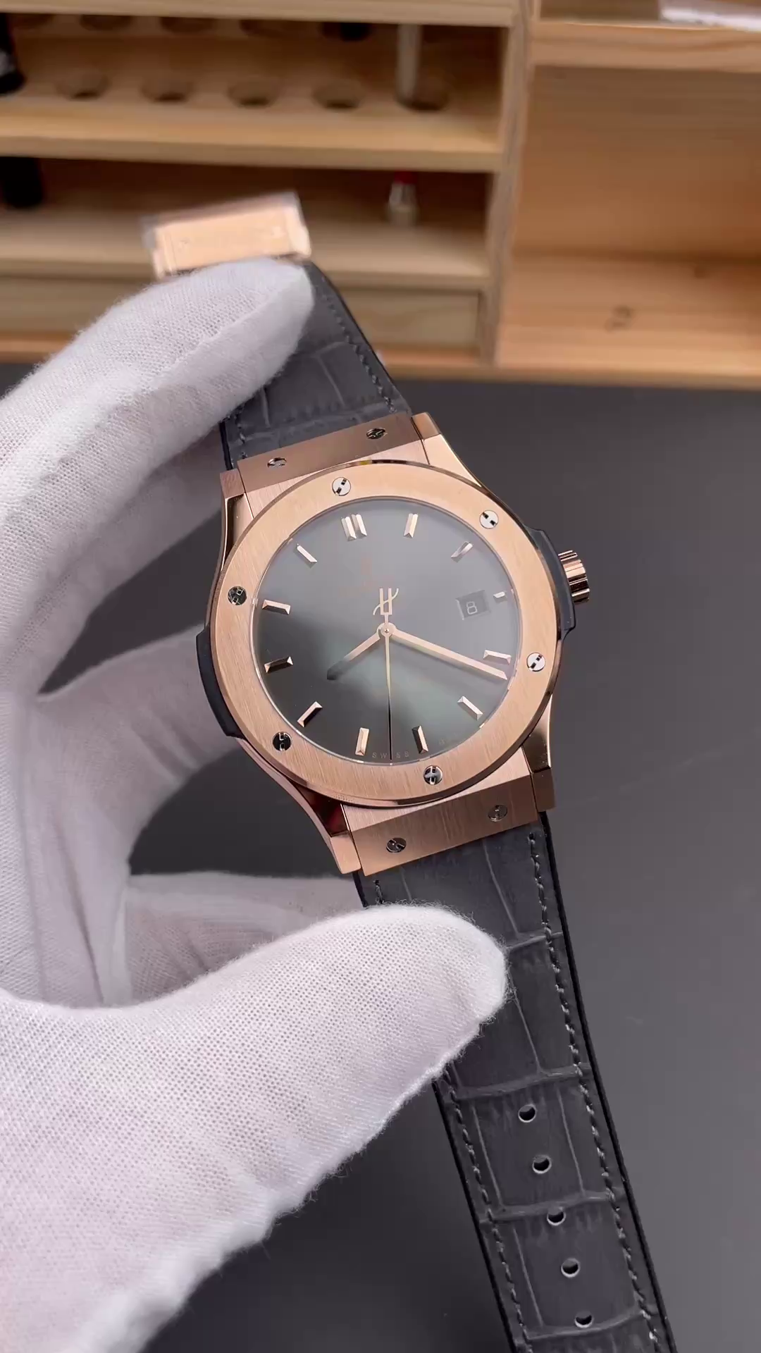Hublot Classic Fusion King Gold 542.OX.1181.RX 42mm - QualitySwissReplica