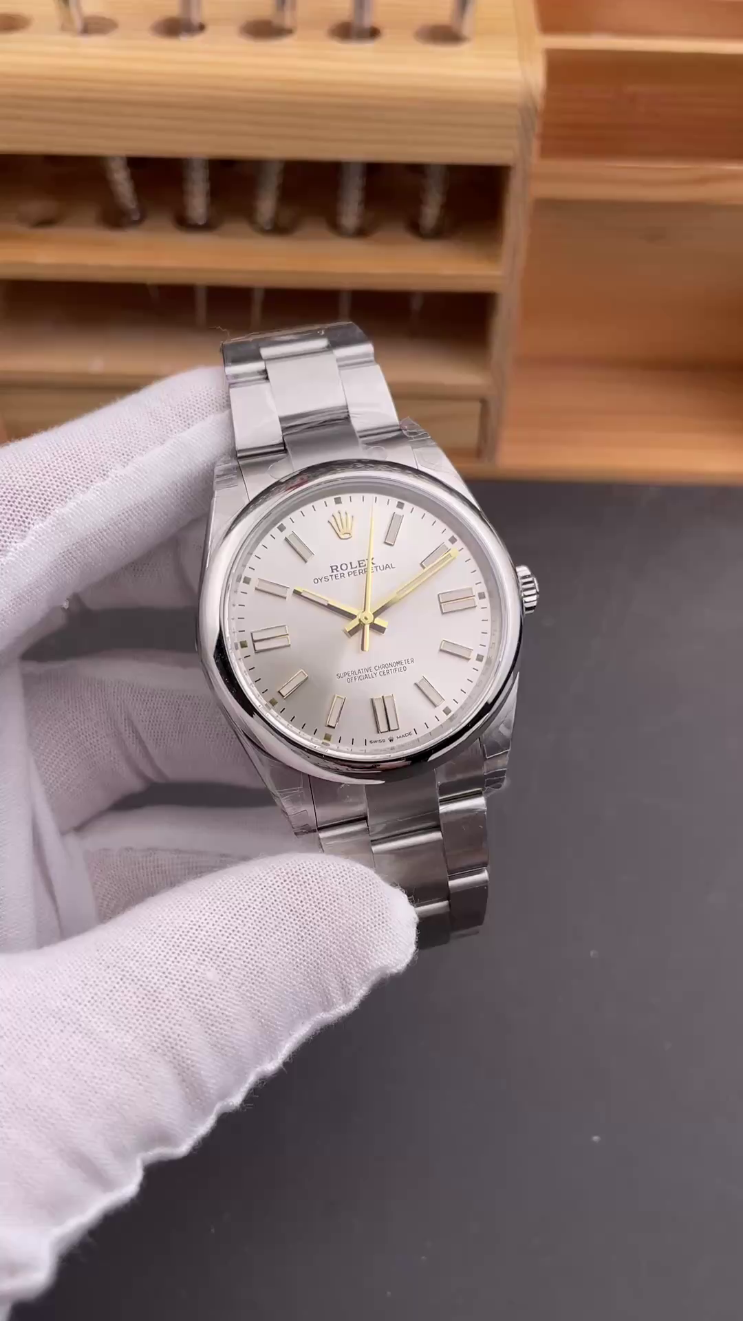 Rolex Oyster Perpetual 41 Silver Dial Steel M124300 0001 Men's Watch - QualitySwissReplica