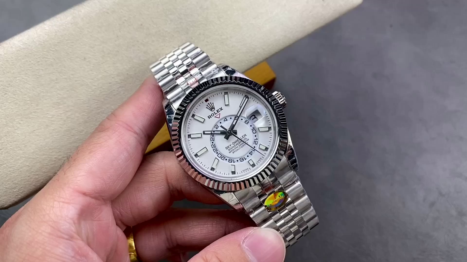 Rolex Sky Dweller 42 White Dial Fluted Bezel M336934 0004 Men's Watch - QualitySwissReplica