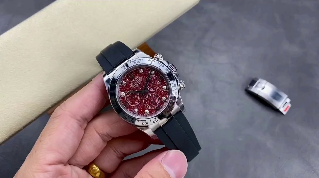 Rolex Cosmograph Daytona 40MM White Gold Rare Rubellite Dial 116509 Rubber Strap - QualitySwissReplica