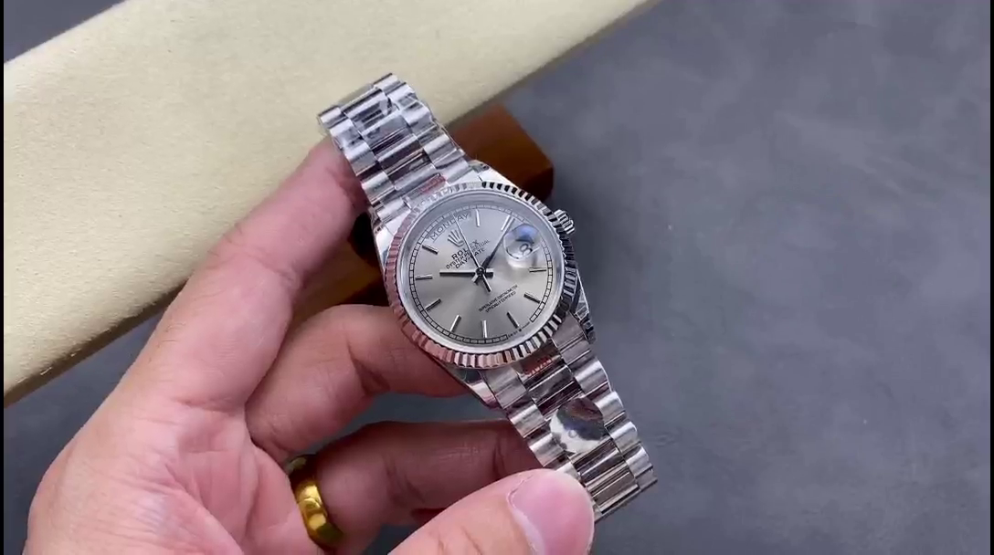 Rolex Day-Date 128239 0005 White Gold Silver Index Dial 36MM Unisex Replica Watch - QualitySwissReplica