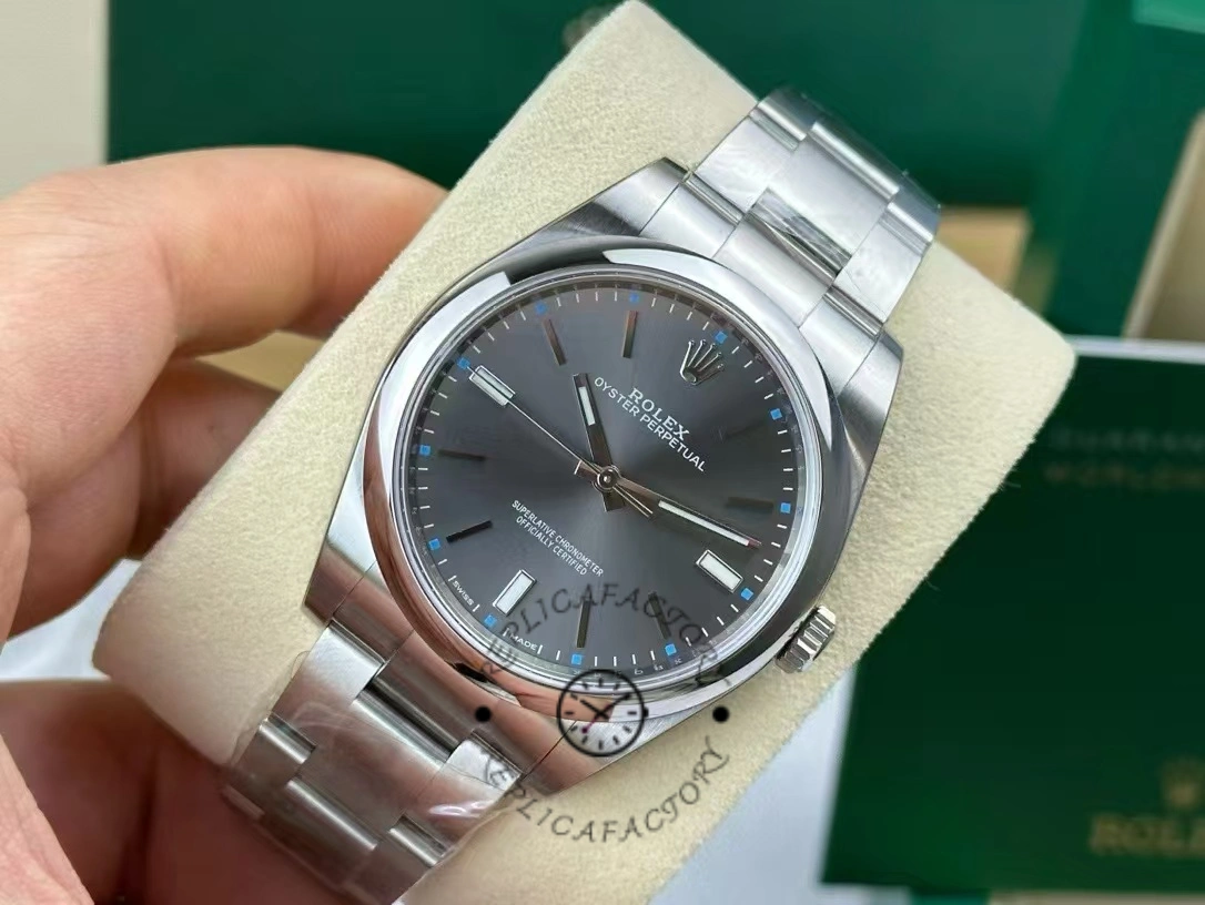 Rolex Oyster Perpetual 114300 0001 39MM - QualitySwissReplica