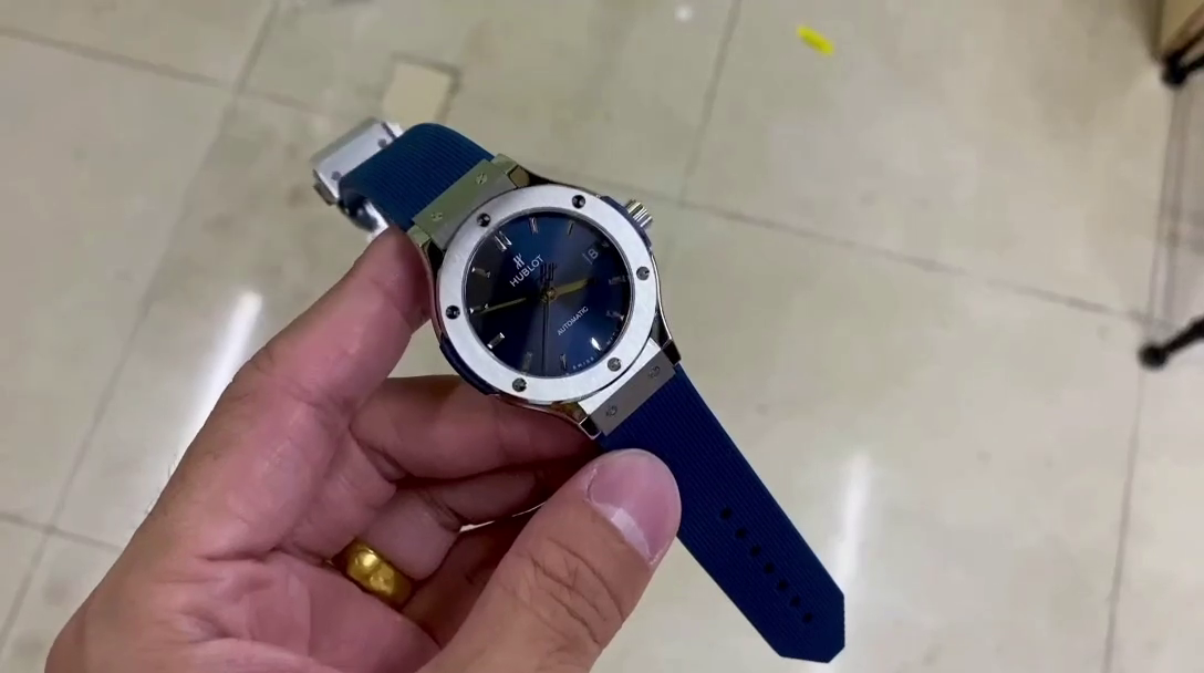 Hublot Classic Fusion 565.NX.1171.RX 38 mm Lady - QualitySwissReplica