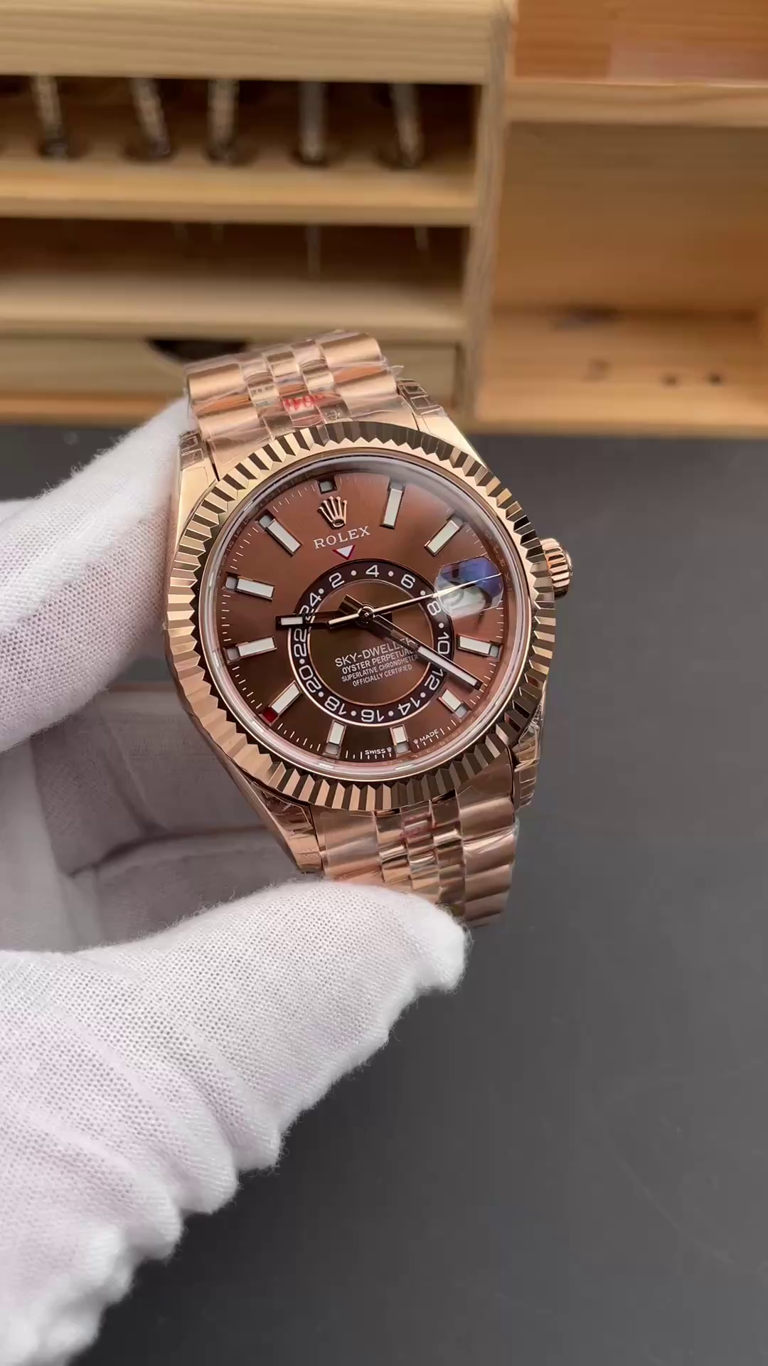 Rolex Sky Dweller 42 Everose Gold Chocolate Dial m336935 0006 - QualitySwissReplica