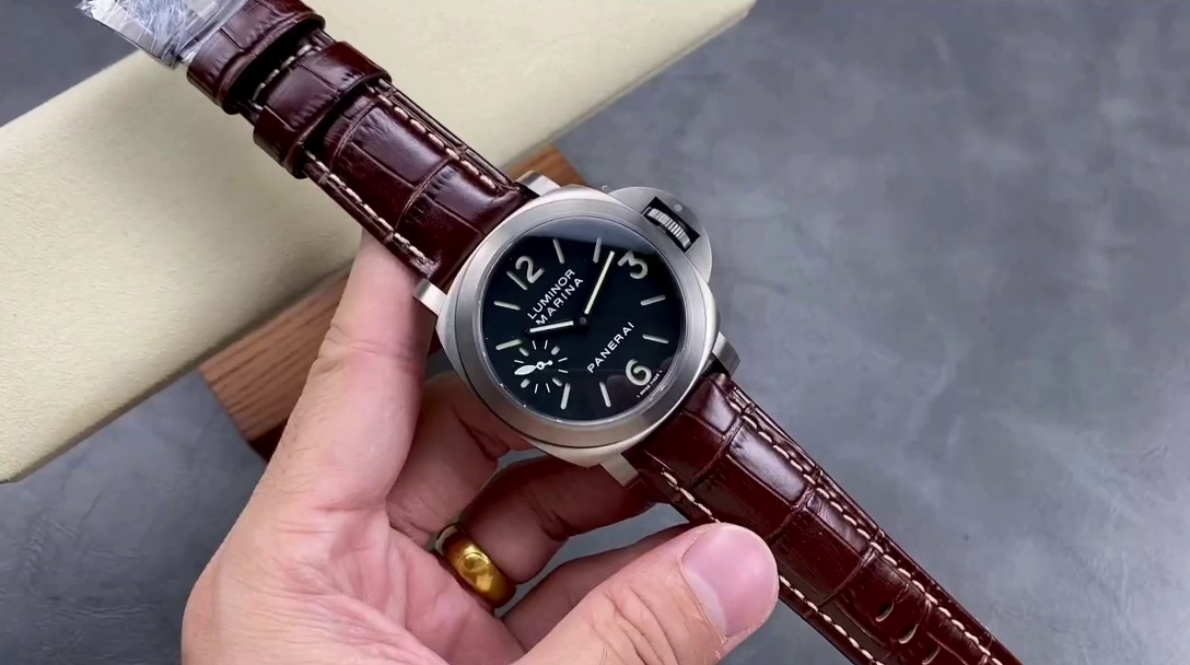 Panerai PAM00177 Luminor Marina 1:1 Clone 44 Black Dial Titanium Watch - QualitySwissReplica