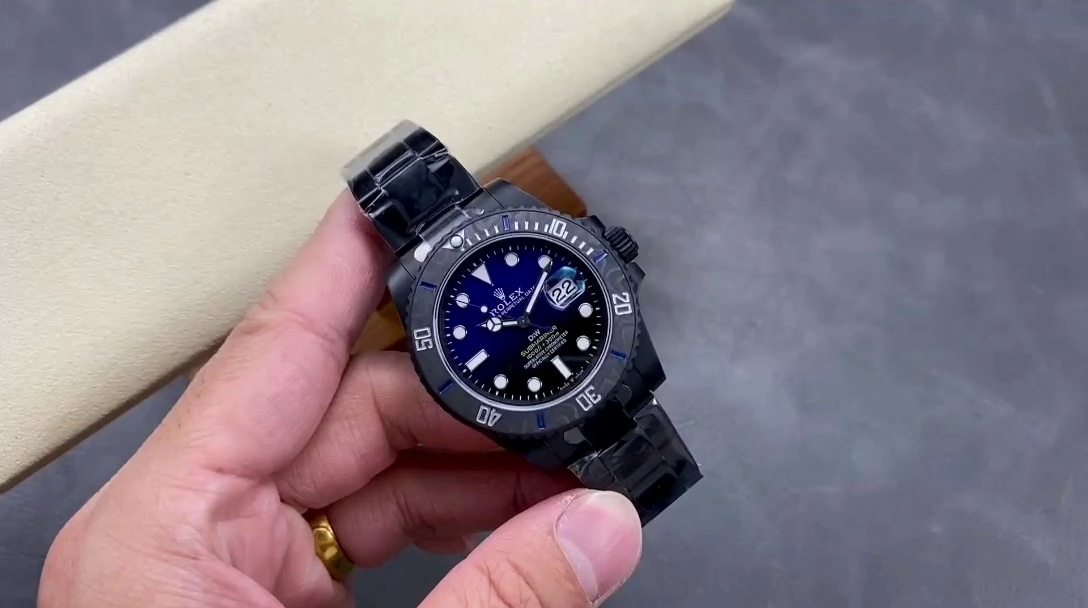Rolex Submariner Diw 116610 PVD-DLC Stainless Steel Carbon Fiber Bezel Blue Dial - QualitySwissReplica