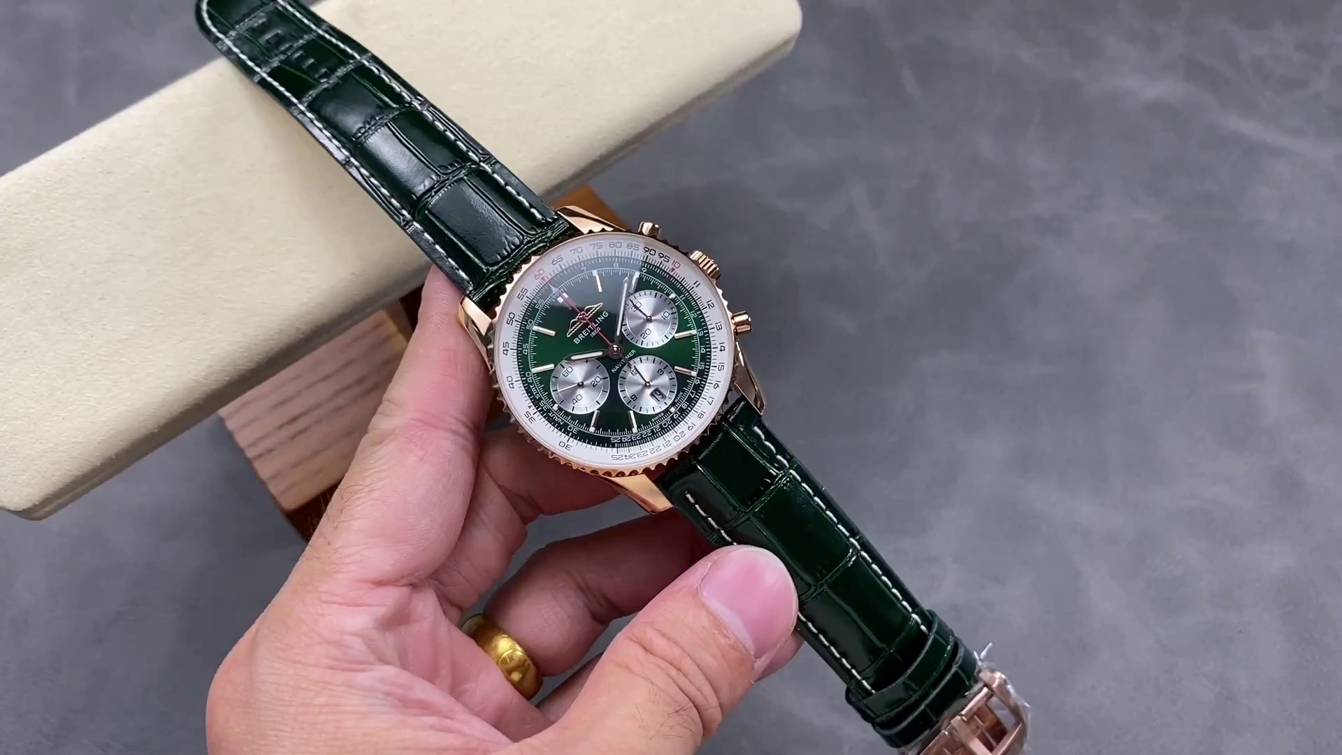 Breitling Navitimer B01 Chronograph RB01384A1L1P1 43 Replica - QualitySwissReplica