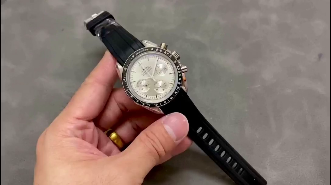 Omega Speedmaster Moonwatch Professional 310.63.42.50.02.001 Silver Replica - QualitySwissReplica