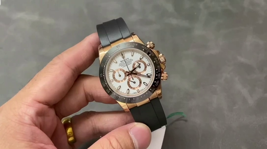 Rolex Cosmograph Daytona 116515LN Everose Gold Ivory Dial 40mm Mens Replica Watch - QualitySwissReplica