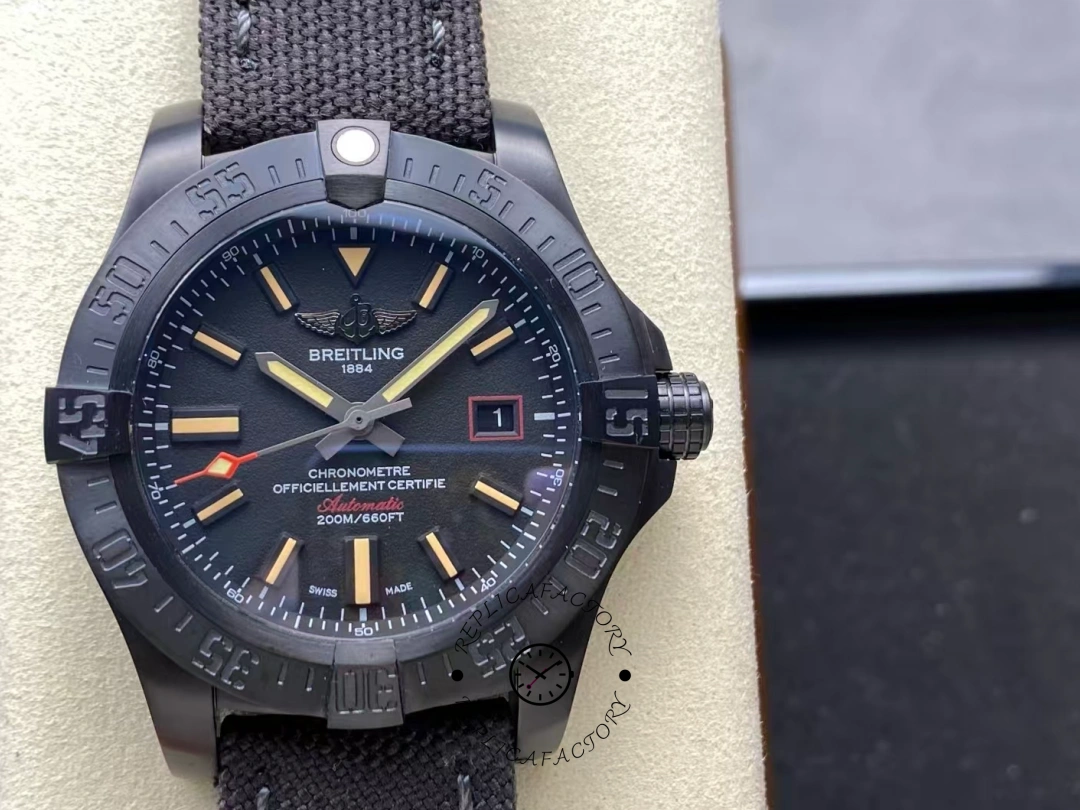 Breitling Avenger Blackbird 44 V17311101B1W1 Replica Black Dial Men's Watch - QualitySwissReplica