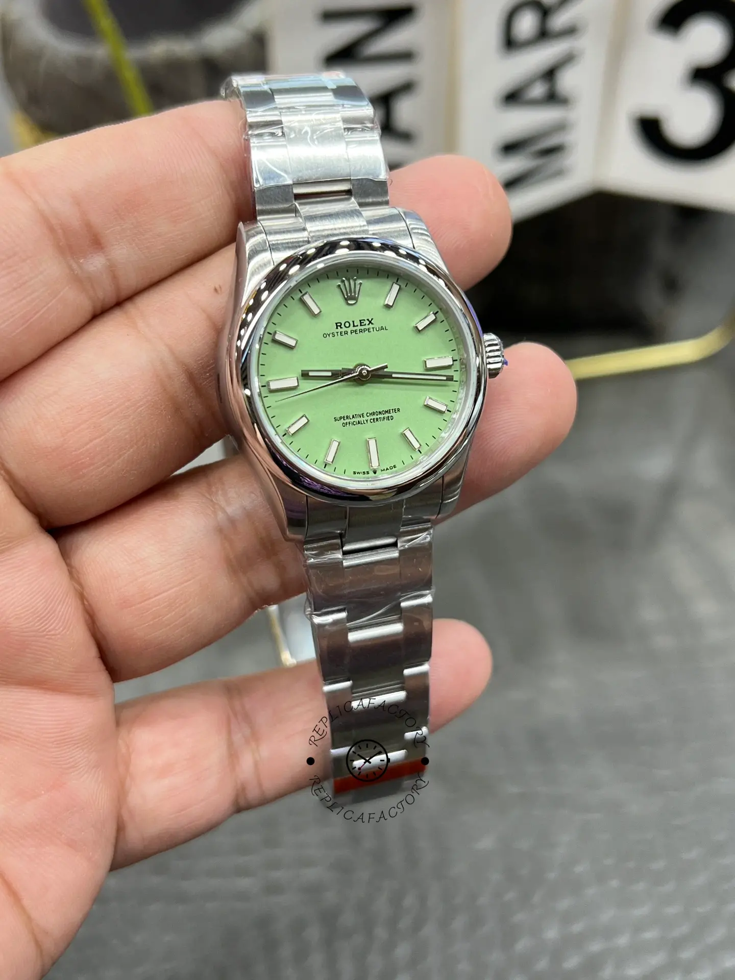 Rolex Oyster Perpetual Replica 31mm 277200-0012 Pistachio-Green Dial - QualitySwissReplica