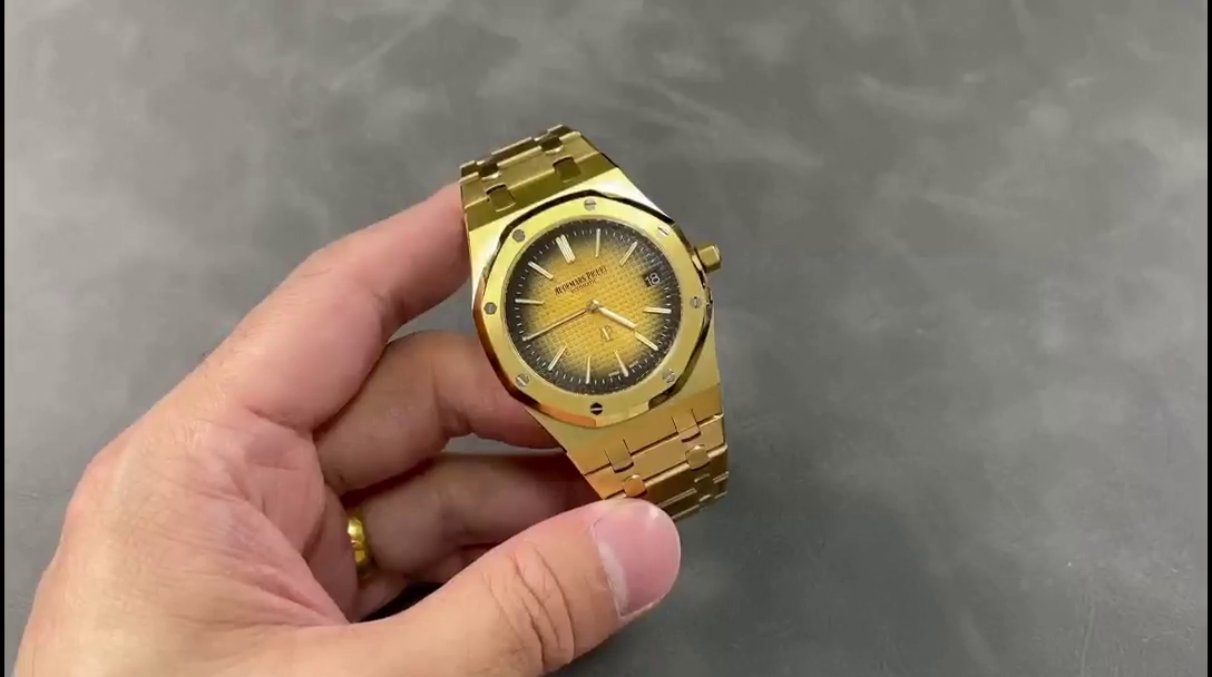 AP Royal Oak Extra-Thin 16202BA.OO.1240BA.01 Replica 50th Anniversary - QualitySwissReplica