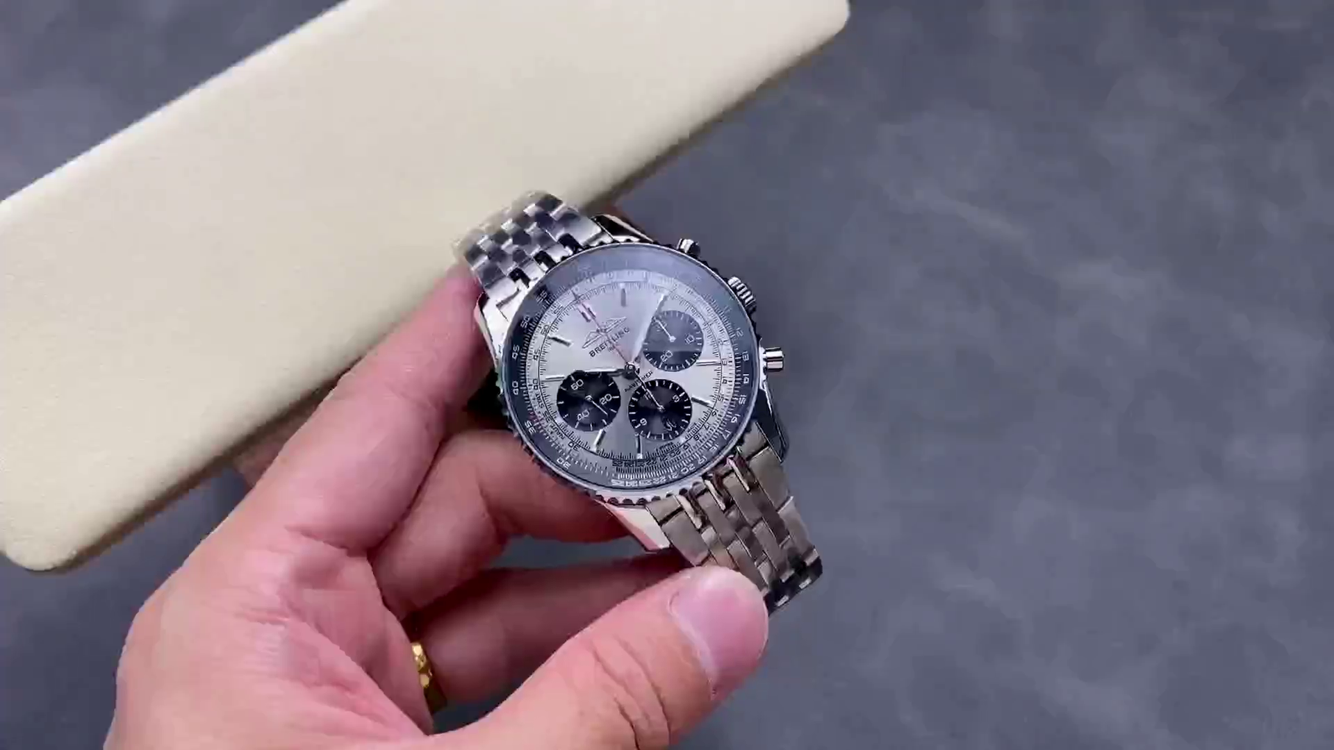 Breitling Navitimer B01 AB0138241G1A1 43mm Clone Automatic - QualitySwissReplica