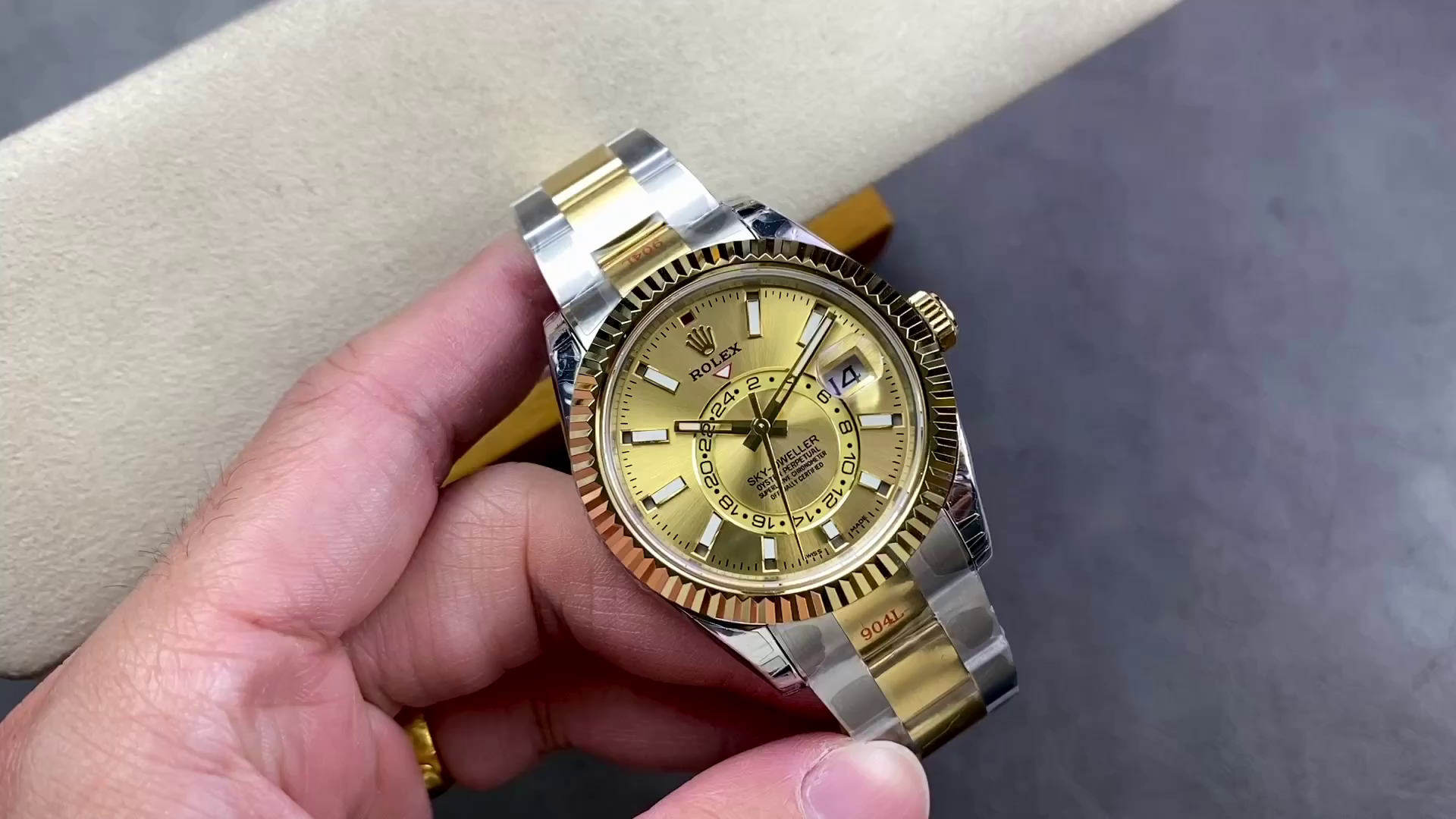 Rolex Sky Dweller Champagne Dial Yellow Gold 336933 0001 42mm - QualitySwissReplica