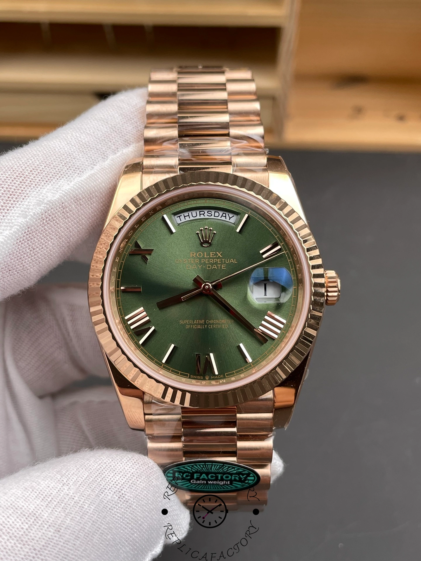 Rolex Day Date 40 18k Everose Gold Olive Green Dial m228235 0025 40mm - QualitySwissReplica