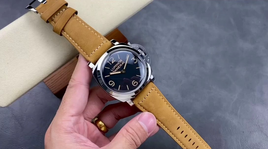 Panerai Luminor 1950 Replica PAM00372 47mm Steel Case Black Dial - QualitySwissReplica
