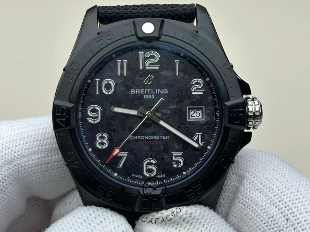 Breitling Avenger Automatic 42mm S17328101B1X1 Replica - QualitySwissReplica