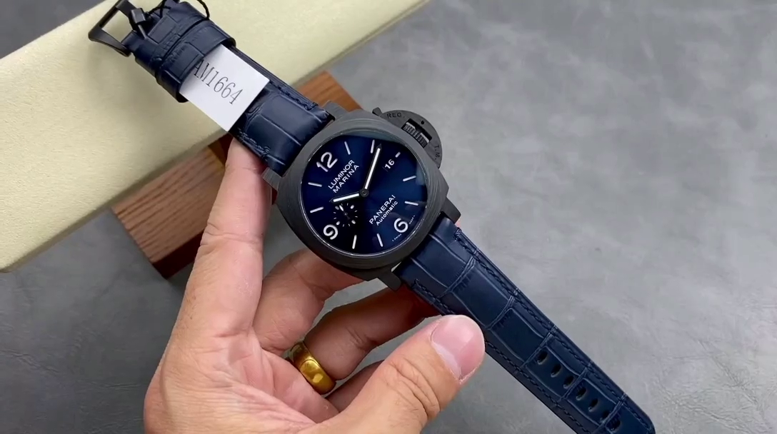 Replica Panerai PAM01664 Luminor Marina 3 Days Blue Dial 44MM Carbon Case - QualitySwissReplica