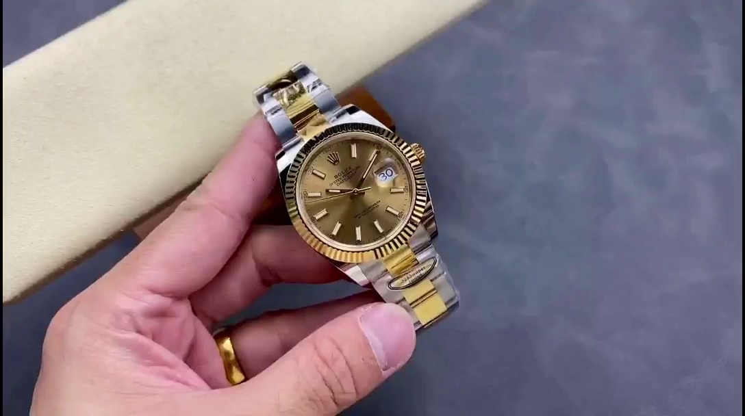 Rolex Datejust 126333 0009 Champagne Index Oyster 41mm Two Tone Steel - QualitySwissReplica