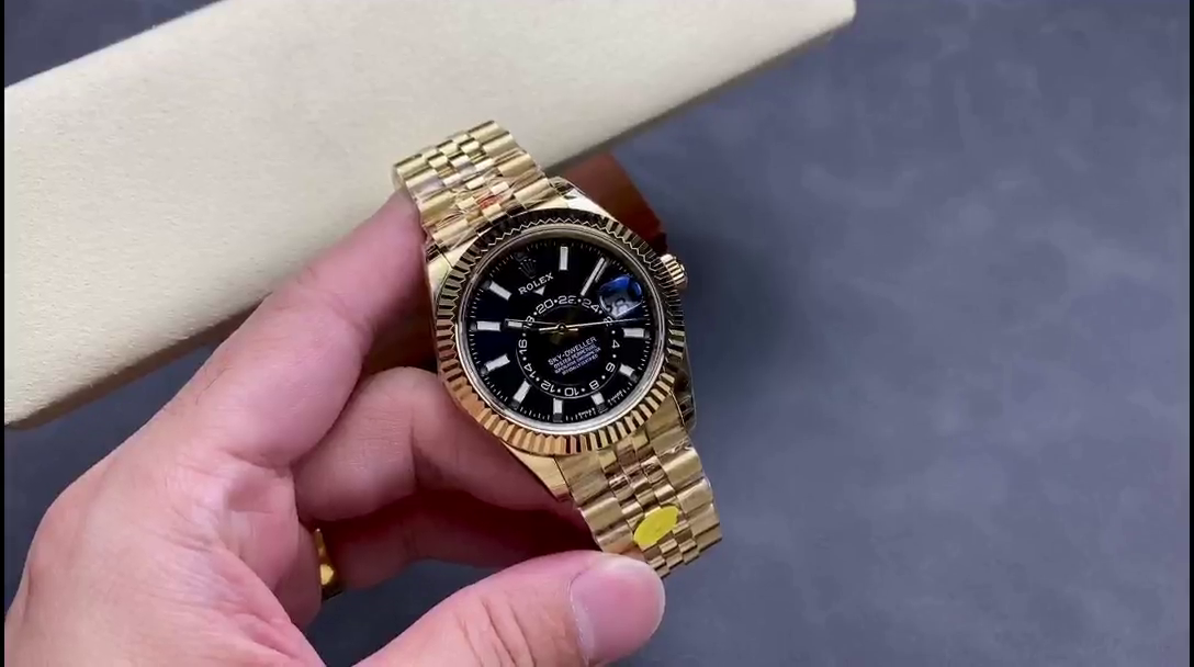 Rolex Sky Dweller 42mm18 kt Yellow Gold Black Dial m336938 0005 - QualitySwissReplica