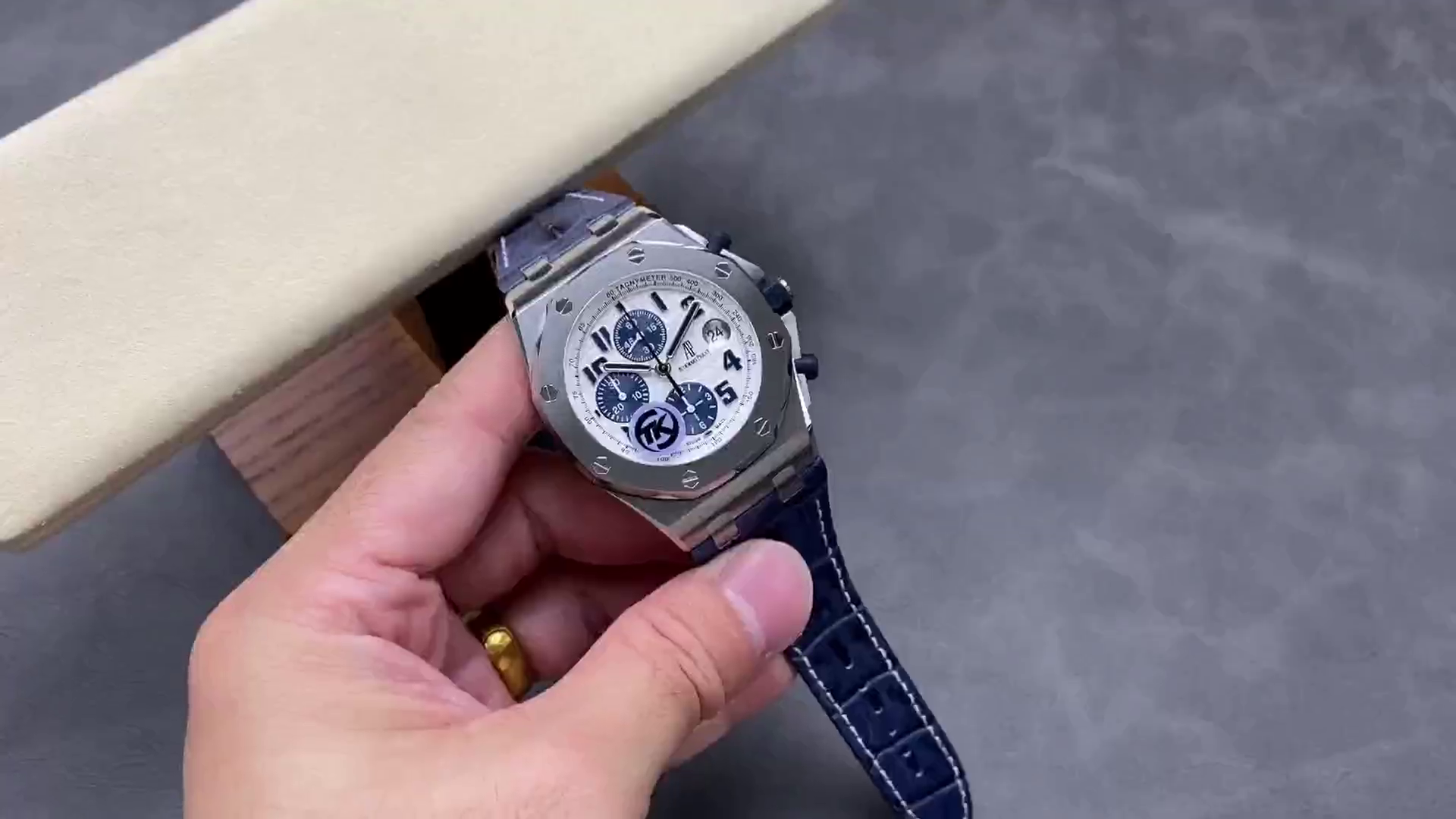 Replica AP Royal Oak Offshore 42MM 26020ST.OO.D020IN.01 Blue Leather Strap - QualitySwissReplica