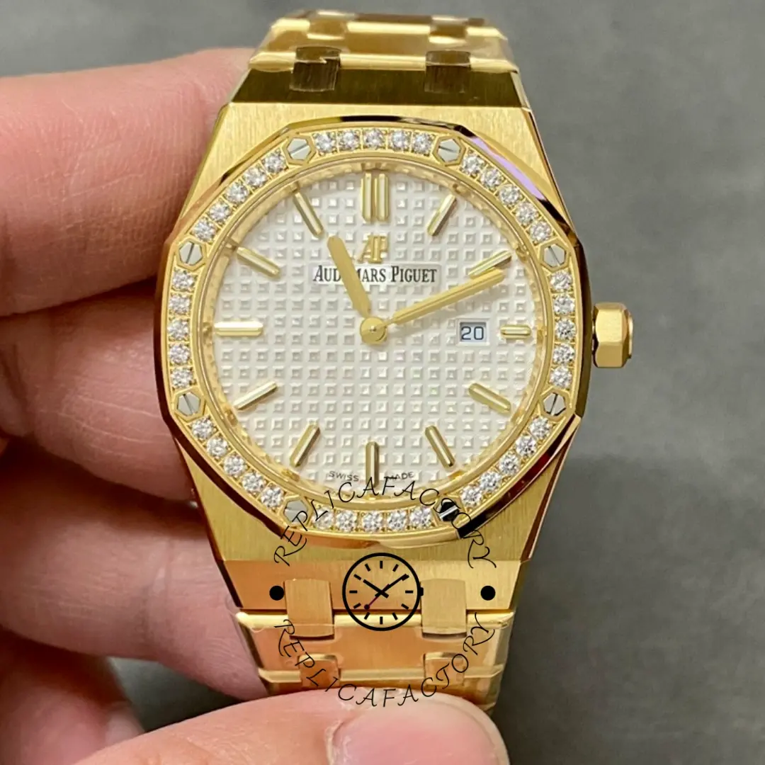 AP Royal Oak Quartz 33 Replica 67651BA.ZZ.1261BA.01 Women's Diamond-Set - QualitySwissReplica