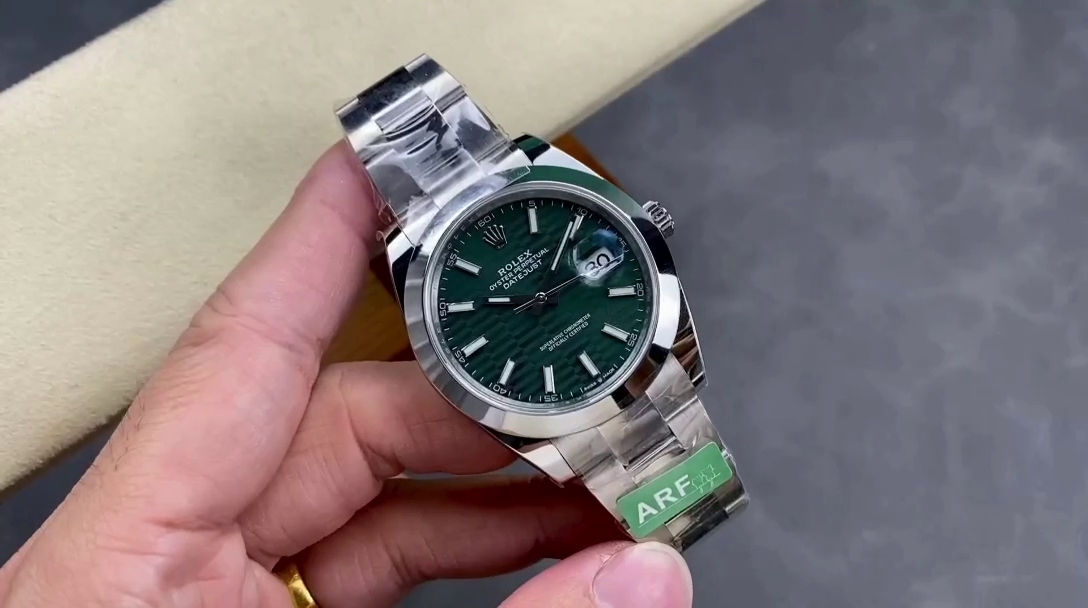 Rolex Datejust 41mm Steel Oyster Bracelet Smooth Bezel 126300 0021 - QualitySwissReplica