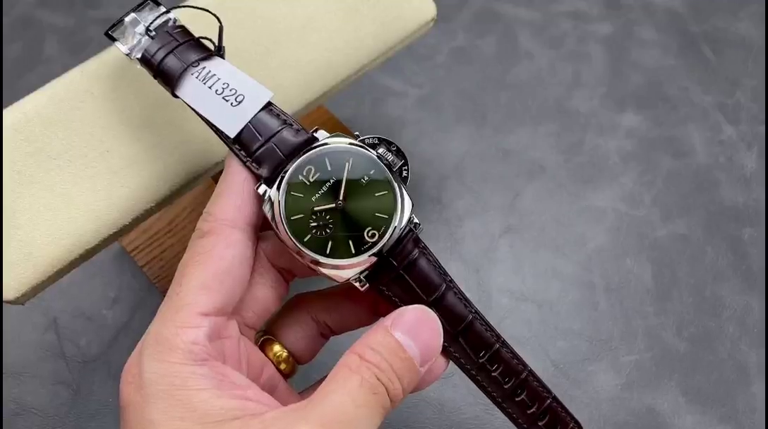 Panerai PAM01329 Luminor Due 1:1 Clone Automatic Platinum 42MM Green Dial - QualitySwissReplica