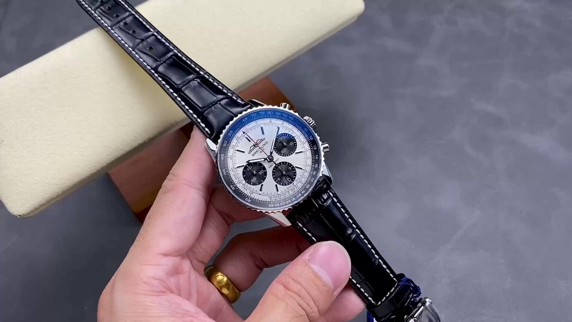 Breitling Navitimer B01 Chronograph AB0138241G1P1 43mm Replica - QualitySwissReplica