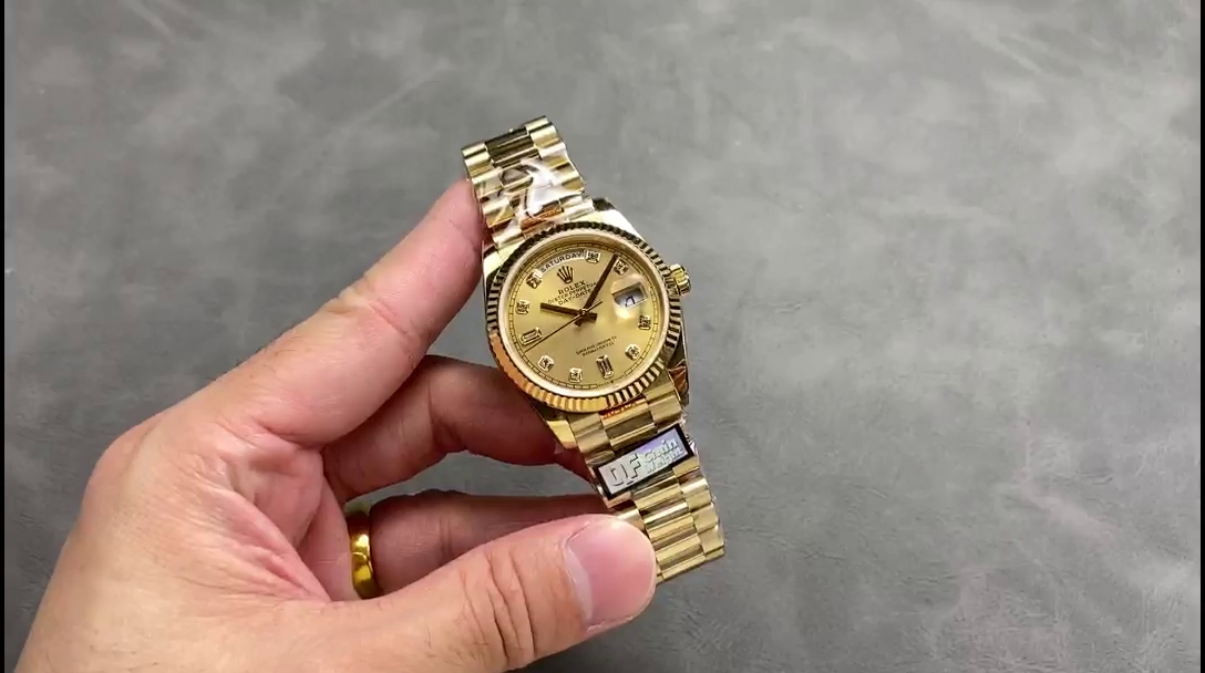 Rolex Day-Date 128238 0008 Fluted Bezel Champagne Diamond Dial 36MM Unisex Replica Watch - QualitySwissReplica
