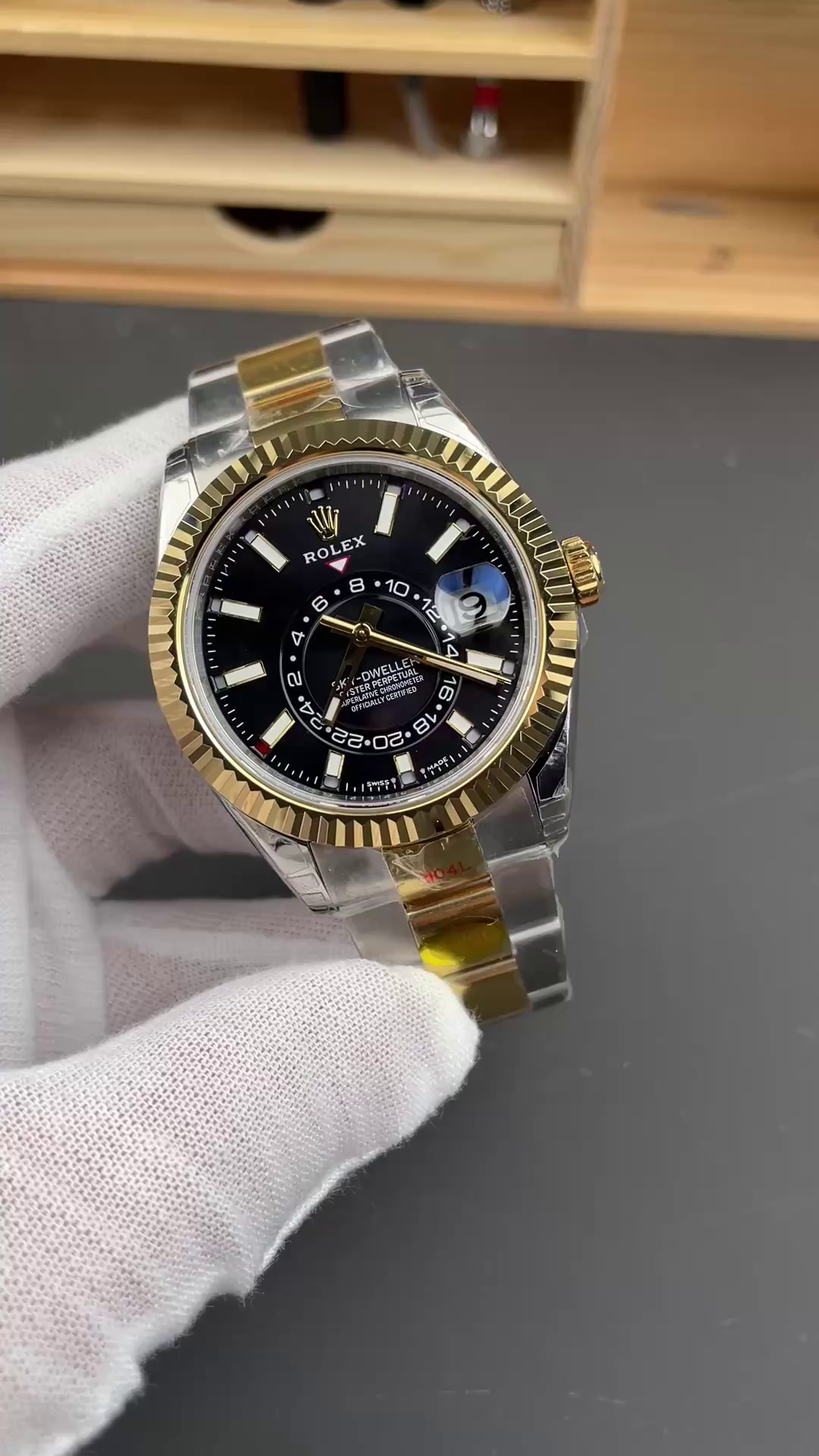Rolex Sky Dweller 42 Oystersteel and Yellow Gold M336933 0004 Men's Watch - QualitySwissReplica