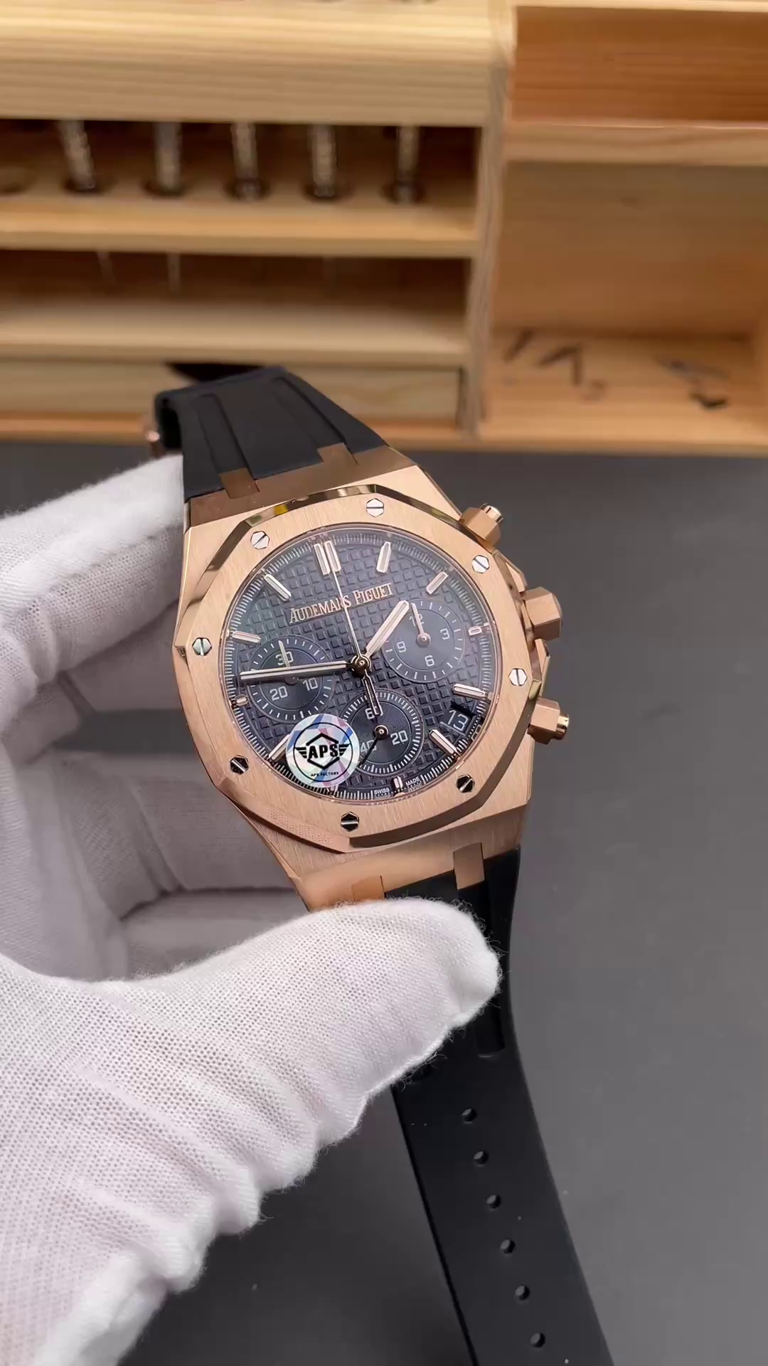 1:1 Clone AP Royal Oak 41mm Black Dial 26420RO.OO.A002CA.01 - QualitySwissReplica