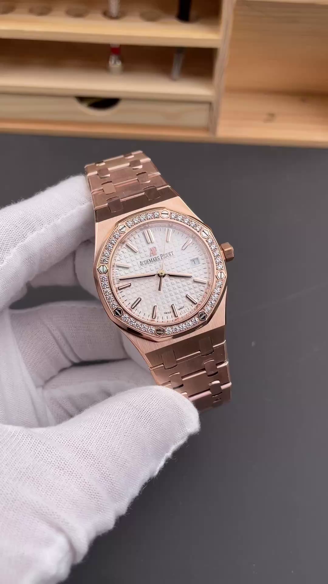 AP Royal Oak Replica Automatic 34 Rose Gold 77351OR.ZZ.1261OR.01 - QualitySwissReplica