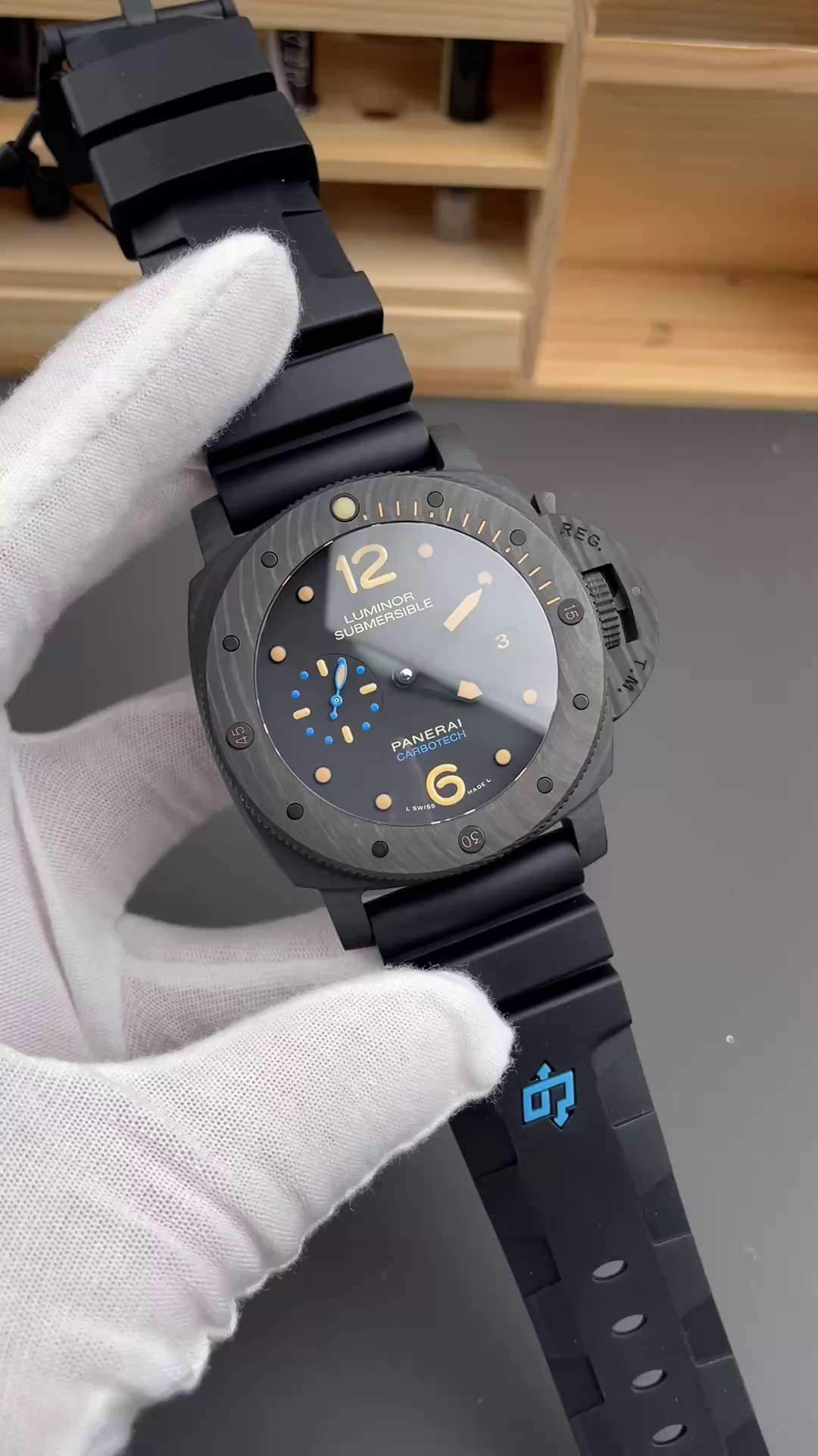 Panerai Luminor Submersible PAM00616 Replica 47 3 Days Automatic Carbotech Black Men's Watch - QualitySwissReplica