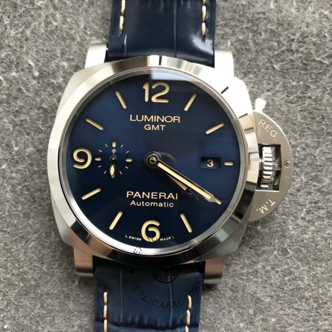 High Quality Panerai PAM01033 Replica Luminor GMT Automatic Blue Dial - QualitySwissReplica