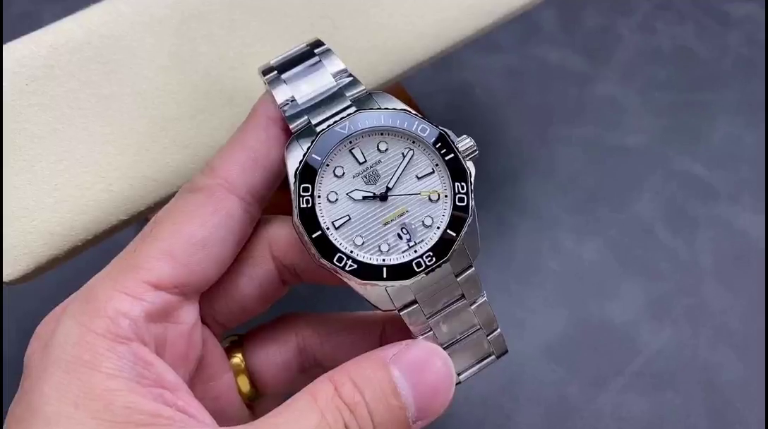 Tag Heuer Aquaracer Professional 300 Stainless Steel Automatic WBP201C.BA0632 43mm - QualitySwissReplica